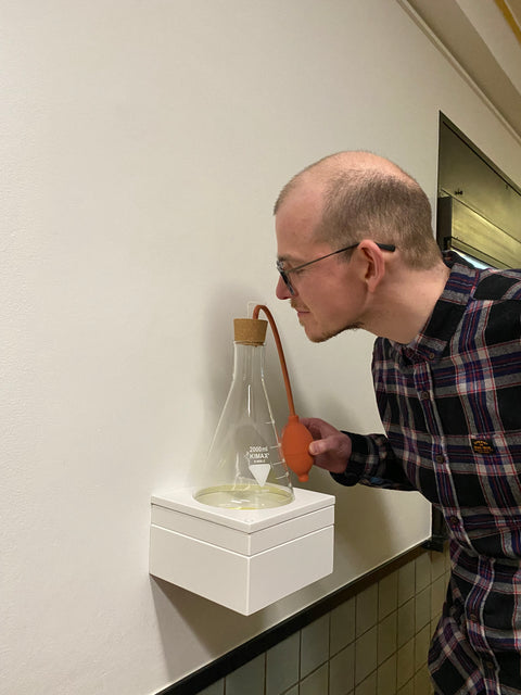 SCENT AS INTERPRETATION : A PRIMER FOR MUSEUMS AND CULTURAL HERITAGE